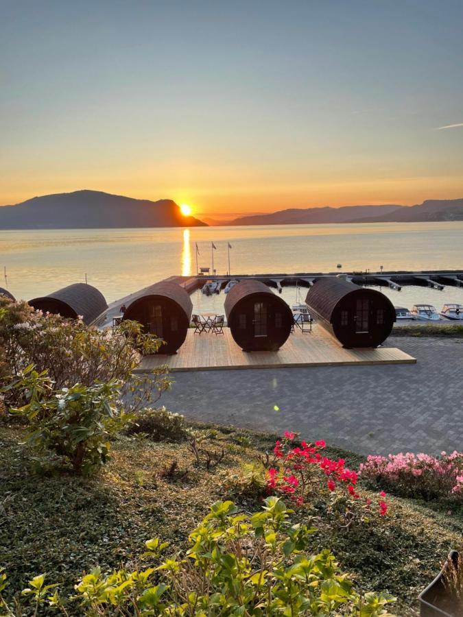 Smaken Av Ryfylke Event As Overnatting, Bygningen Drives Ikke Som Hotell Hjelmeland Esterno foto