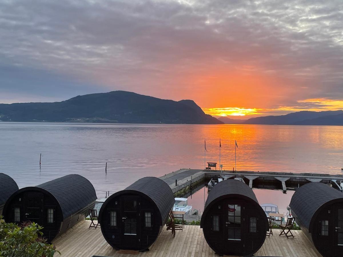 Smaken Av Ryfylke Event As Overnatting, Bygningen Drives Ikke Som Hotell Hjelmeland Esterno foto