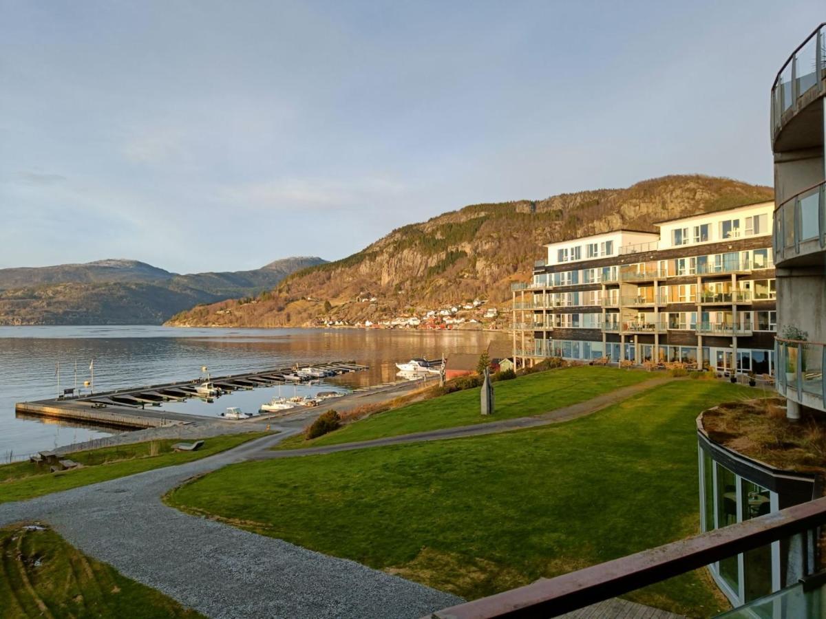 Smaken Av Ryfylke Event As Overnatting, Bygningen Drives Ikke Som Hotell Hjelmeland Esterno foto