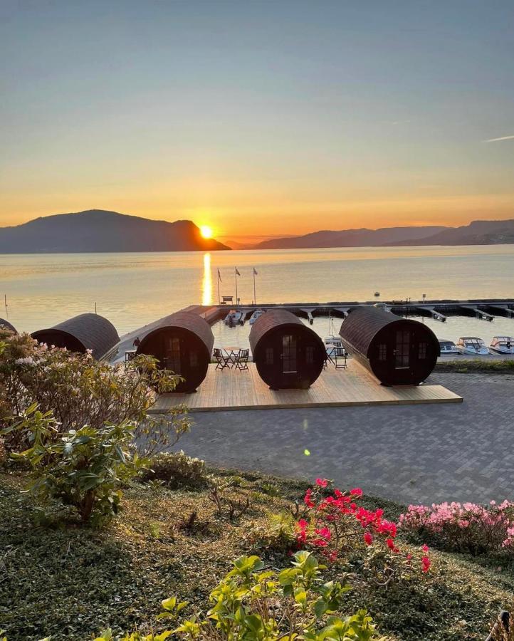 Smaken Av Ryfylke Event As Overnatting, Bygningen Drives Ikke Som Hotell Hjelmeland Esterno foto
