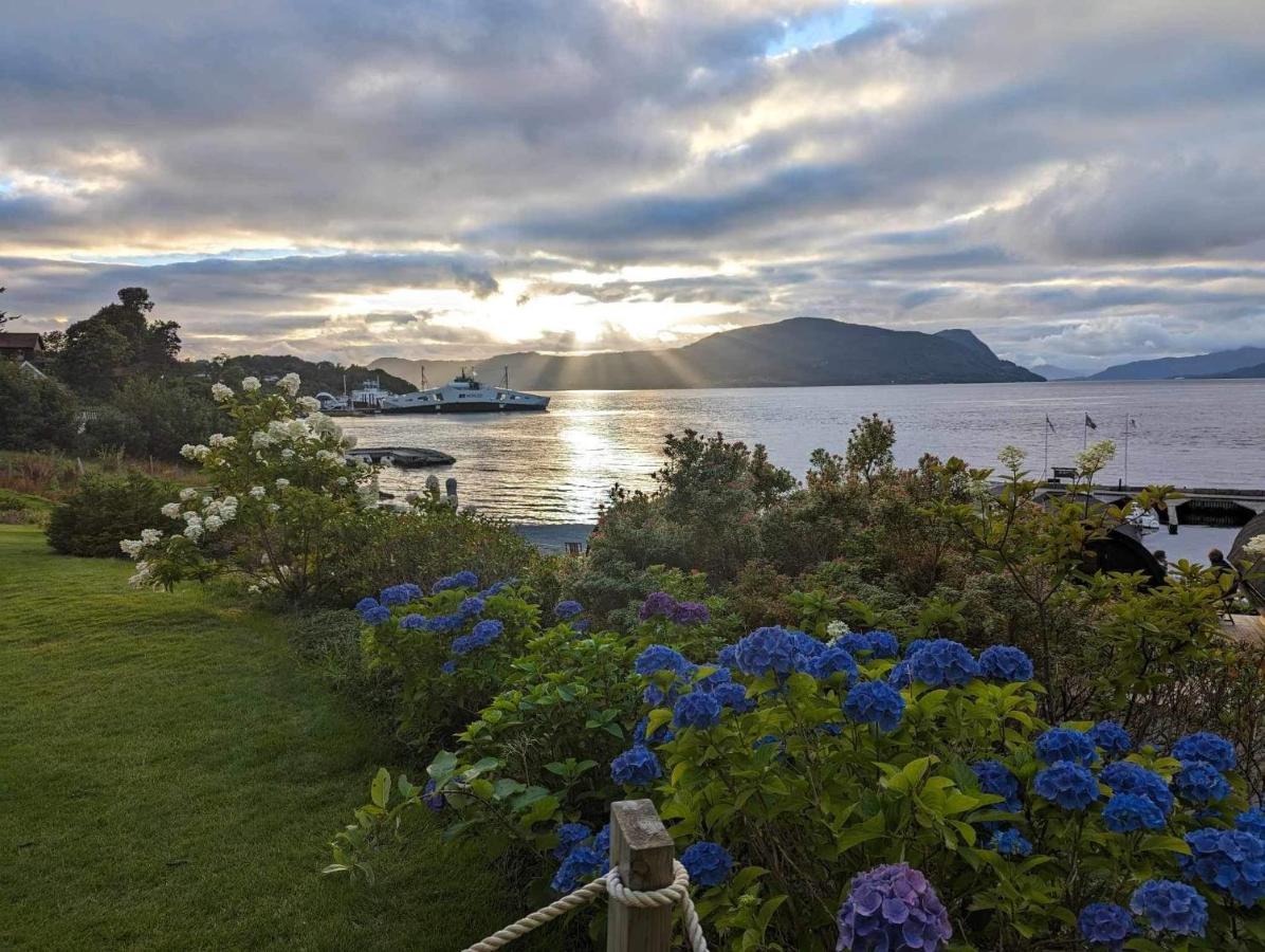 Smaken Av Ryfylke Event As Overnatting, Bygningen Drives Ikke Som Hotell Hjelmeland Esterno foto
